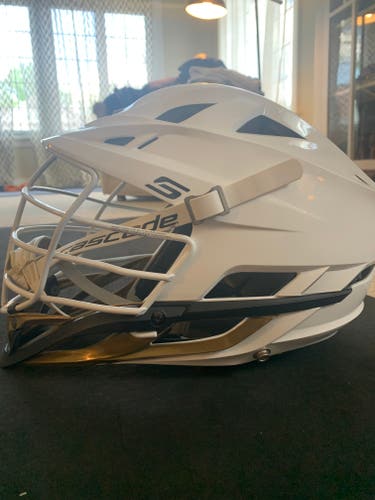 Lightly Used White/Gold Cascade S