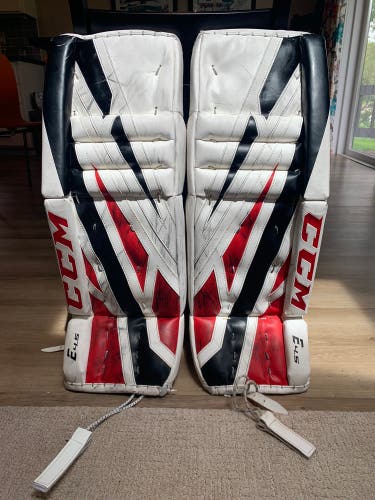 CCM Extreme Flex E4.5 Junior Goalie Leg Pads