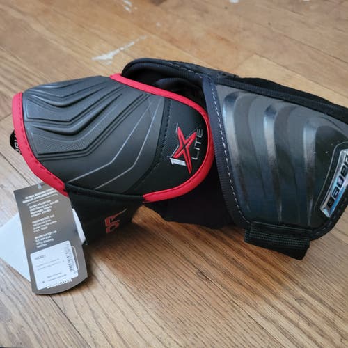 New Medium Bauer Vapor 1X Lite Elbow Pads