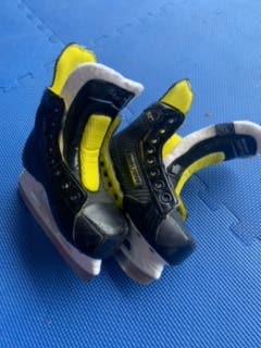 Youth Used Bauer Supreme S27 Hockey Skates Size 10.5