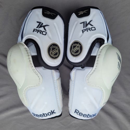 Reebok 7K Pro (Made in Sweden) Medium NHL Pro Stock Elbow Pads