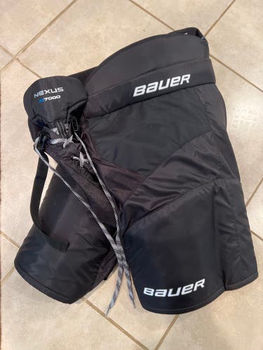 Senior Large Bauer  Nexus 7000 Hockey Pants