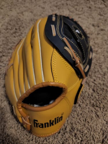 Franklin Right Hand Throw Fieldmaster Series Softball Glove 14"