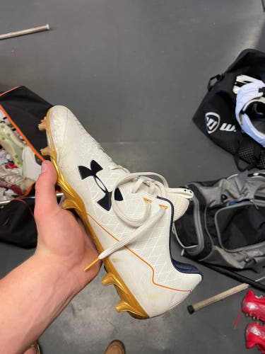 Notre Dame Team Issued Under Armour Command Low Cleats