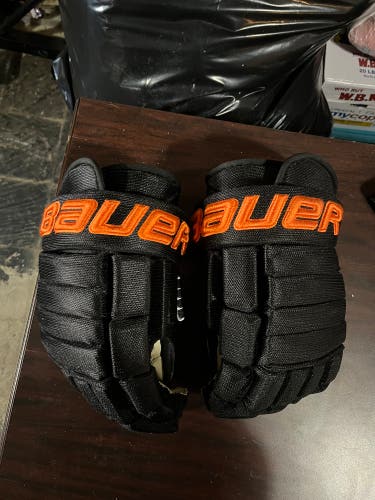 Bauer Nexus 4 Roll 14” Flyers Elite Gloves