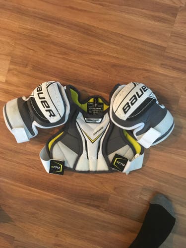 Youth Used Medium Bauer Supreme S170 Shoulder Pads