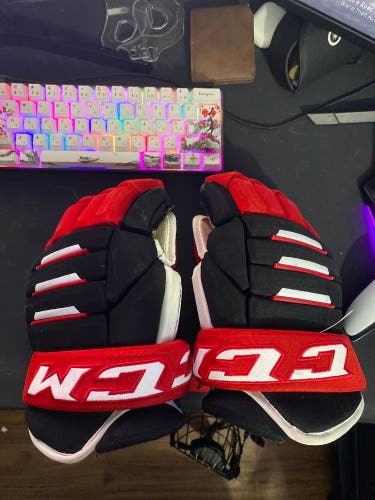 CCM 14"  Tacks 4 Roll Pro Gloves