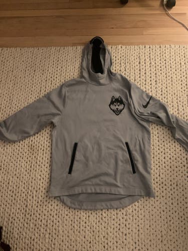 UCONN Adult Men's Used XL Nike Sweatshirt