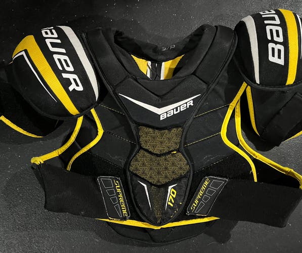 Senior Small Bauer Supreme 170 Shoulder Pads