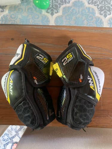 New Small Bauer  Supreme 2S Pro Elbow Pads