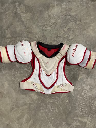 Used Medium Bauer Vapor X900 Shoulder Pads