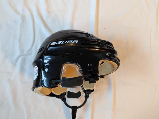 Used Medium Bauer 4500 hockey Helmet non certified