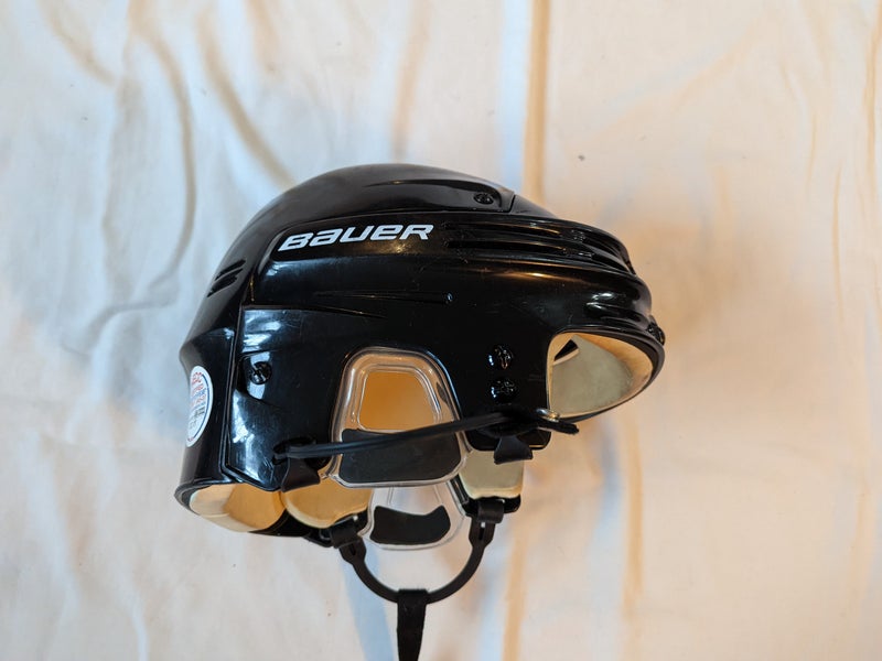 Used Medium Bauer 4500 hockey Helmet non certified