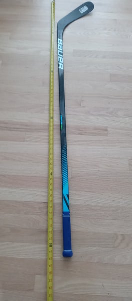 Used Junior Bauer Right 50 flex Handed Nexus Geo Hockey Stick P92. 4ft 11.25 inches.
