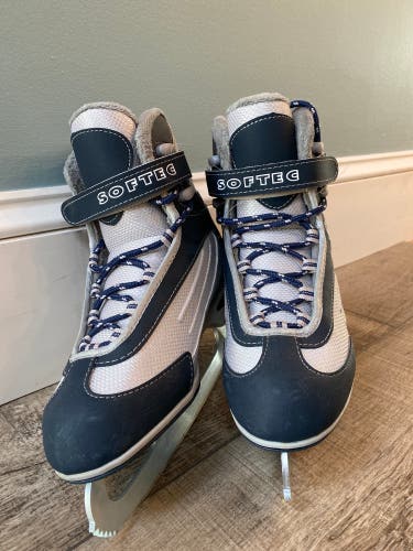 Jackson softec ice skates