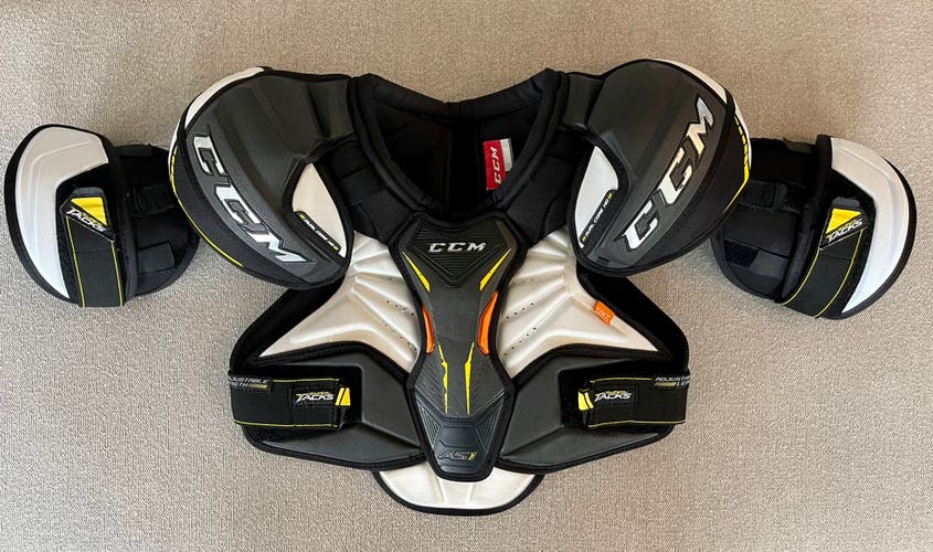 Used Medium CCM Super Tacks AS1 Shoulder Pads