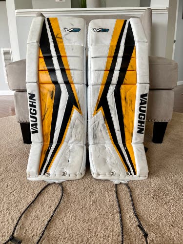 28" Vaughn Velocity V9 Goalie Leg Pads