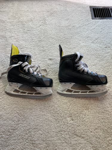 Used Bauer Regular Width Size 13.5 Supreme S27 Hockey Skates