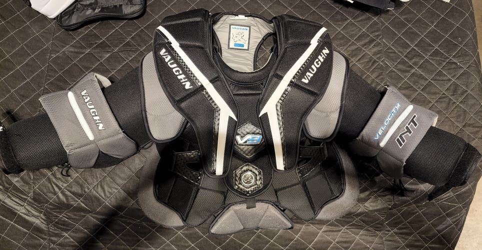 Used XXL Vaughn  Velocity V9 intermediate Goalie Chest Protector