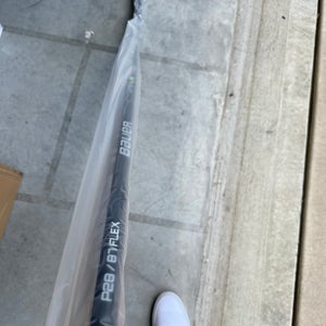 Senior Right Handed P28  Vapor Hyperlite Hockey Stick