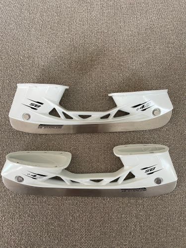 New CCM 230 mm Speedblade 4.0