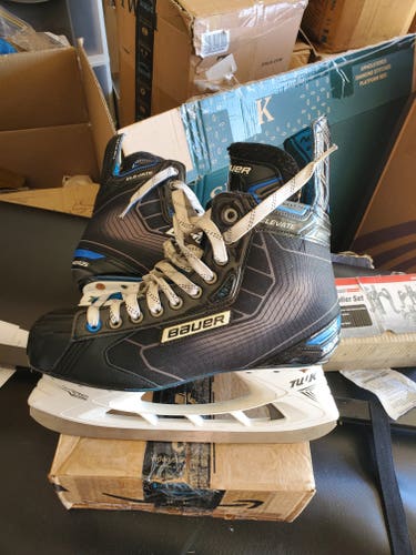 Senior Used Bauer Regular Width Size 10.5