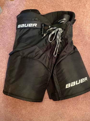 New Medium Bauer  Nexus N7000 Hockey Pants