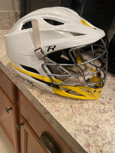 WHITE LACROSSE CASCADE R HELMET