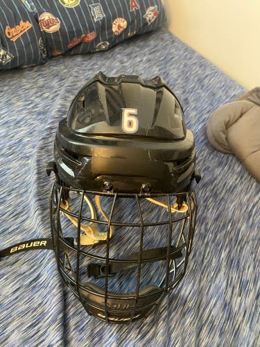 Used Large Bauer Pro Stock Re-Akt Helmet With Oreo Cage
