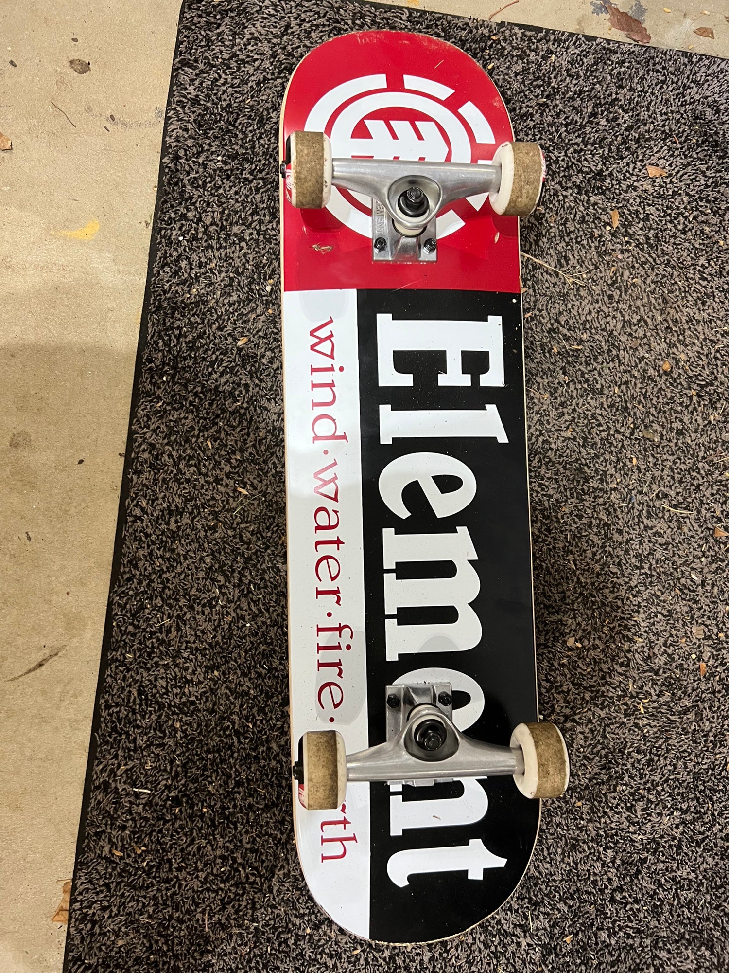 Element Section Complete Skateboard | SidelineSwap