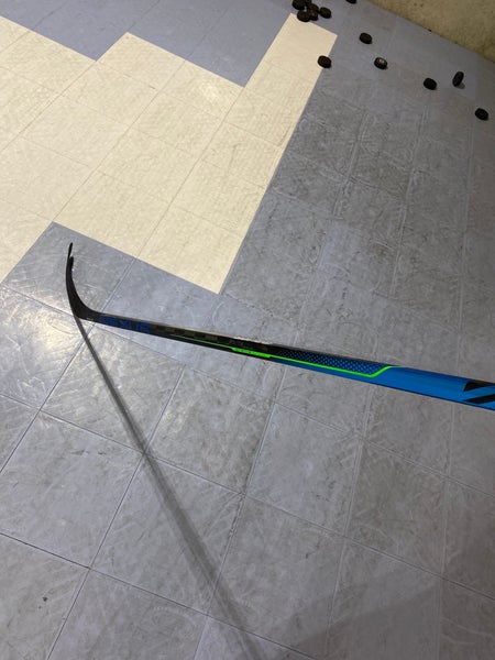 Senior Left Hand P28 Nexus Geo Hockey Stick