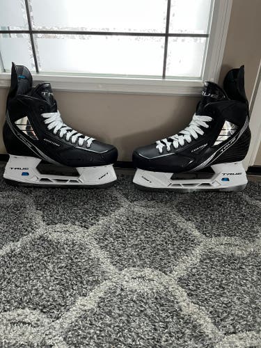PRISTINE TRUE PRO CUSTOM SKATES SIZE 8