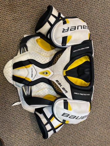 Bauer Supreme Total one Large Senior Shoulder pads