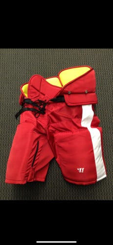 Warrior Franchise Custom Pro Hockey Pants Medium plus 1 " Boston University Terriers Used 26 (1496)