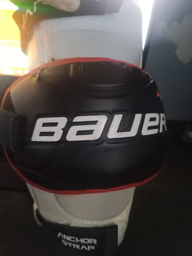 Used Bauer 1x senior knee pads