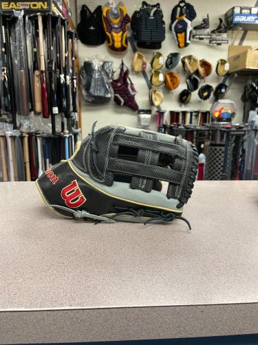 Used Wilson A2K October 2020 Glove of the Month