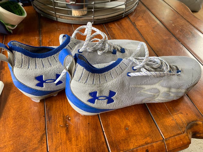 White Men's Molded Cleats Low Cut Command Mc