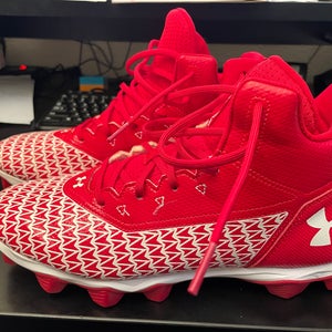 Lightly Used Men's Molded Cleats Under Armour
