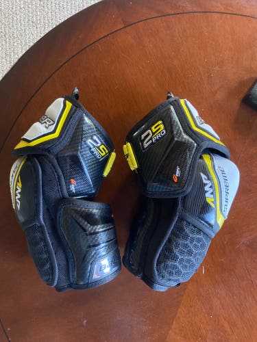 NEW Supreme 2s Pro, Senior Small elbow pads