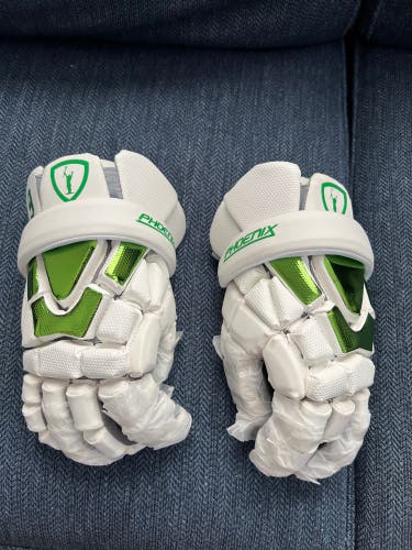 Notre Dame St Paddy’s Gloves