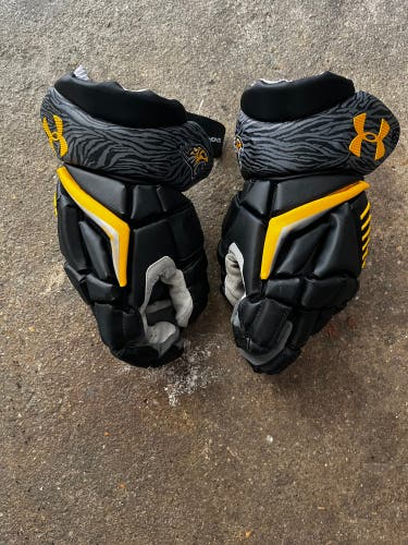 Used Player's Under Armour 13" Lacrosse Gloves