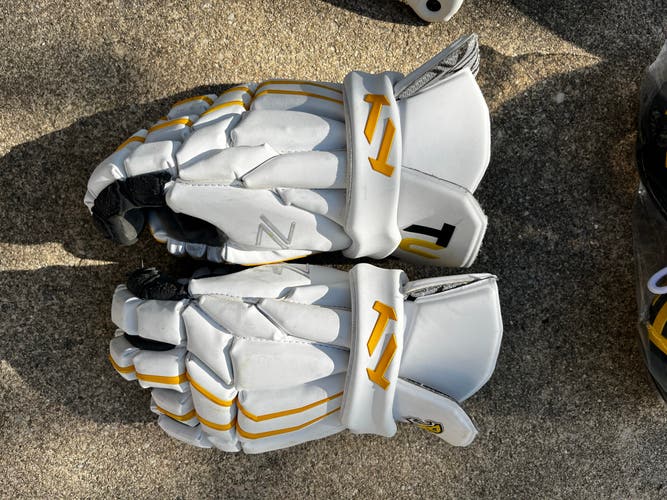 Used True 13" Lacrosse Gloves