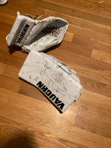 Vaughn Goalie Blocker And Glove