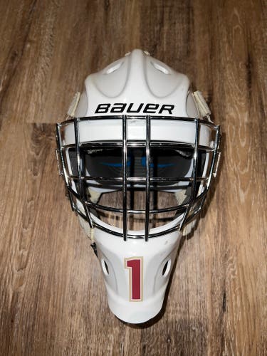 Used Bauer 930 Goalie Mask