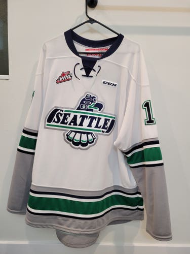 White Adult Men's Used XXL CCM