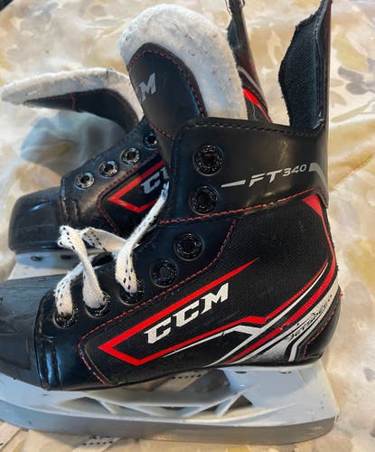 Youth Used CCM Category Regular Width Size 11