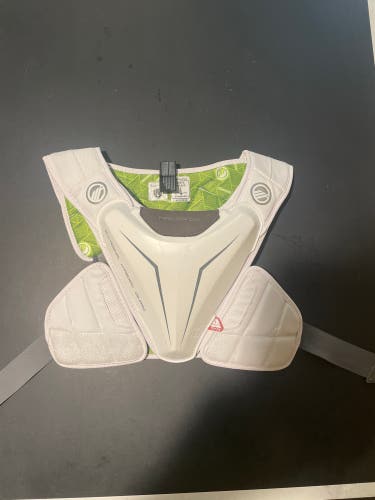 Lightly Used Large Maverik MAX EKG Shoulder Pads
