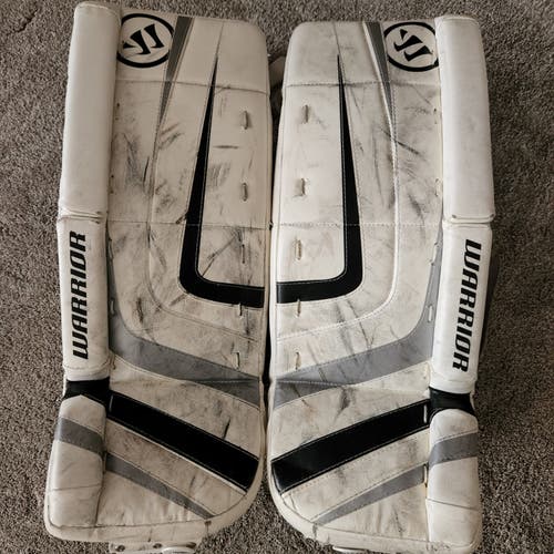 Used 24" Warrior Ritual JR 24+1 Leg Pads