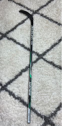 Senior Right Handed P92 Pro Stock Supreme MX3 Hockey Stick