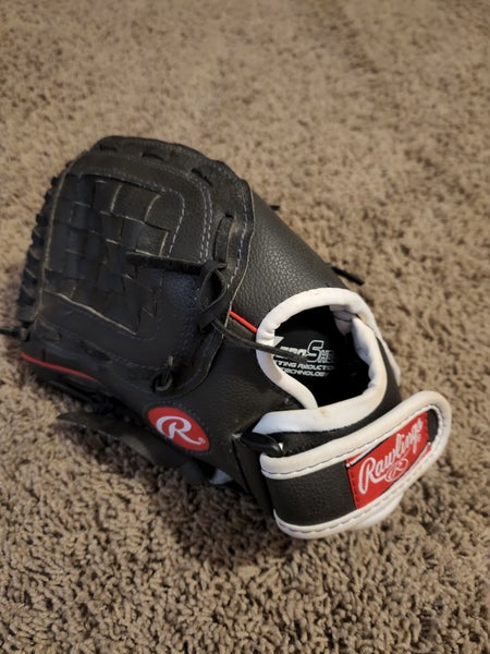 Rawlings Left Hand Throw 11.5" black baseball glove. A great glove!
